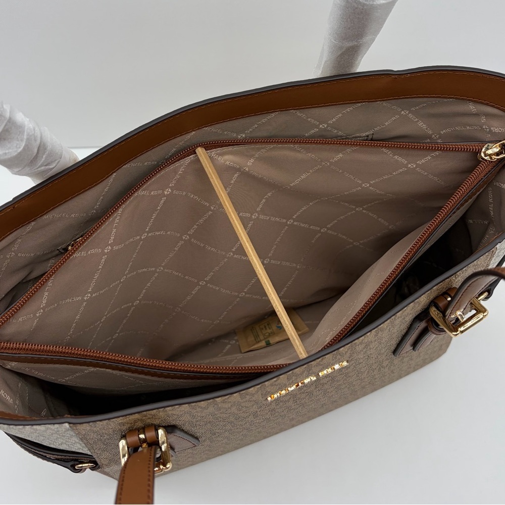 Michael Kors Voyager Color Block Tote and Wallet Set - Picture 10 of 14